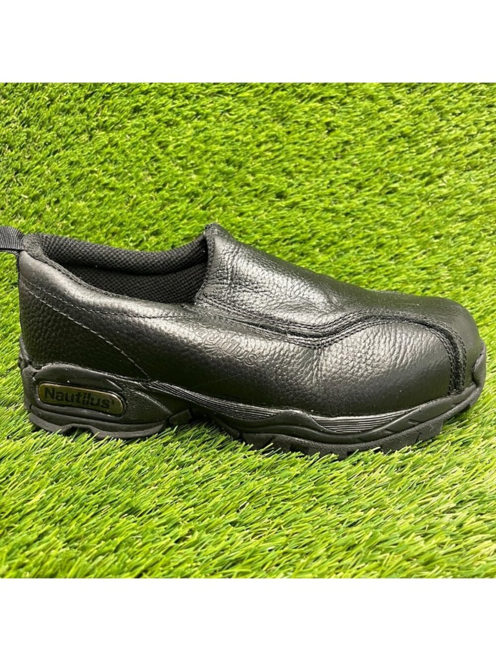 Nautilus N1631 Women Size 8D Black Leather Steel Toe Safety Work Slip-On Shoes